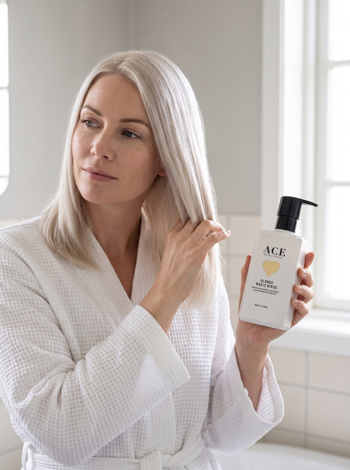 ACE Blonde Magic Rinse balsam för blont hår 300 ml – används av modell