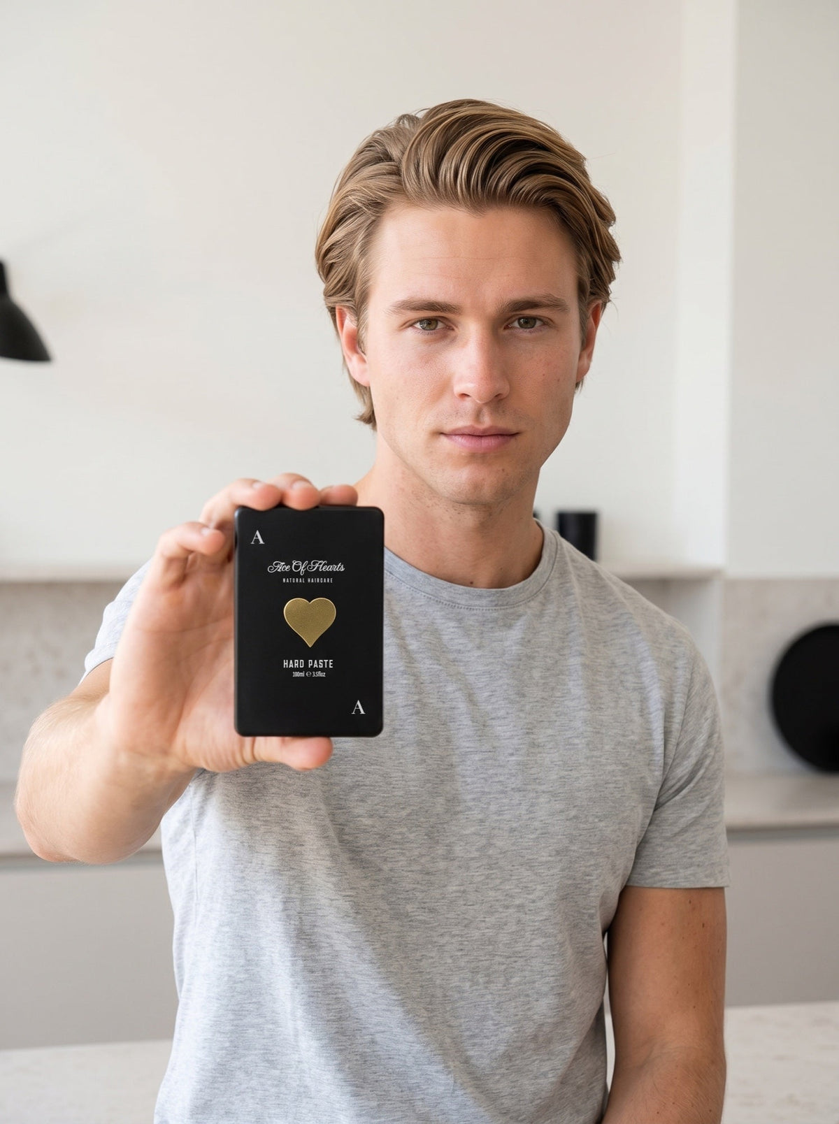 ACE of Hearts Hard Paste hårvax 100 ml – används av modell